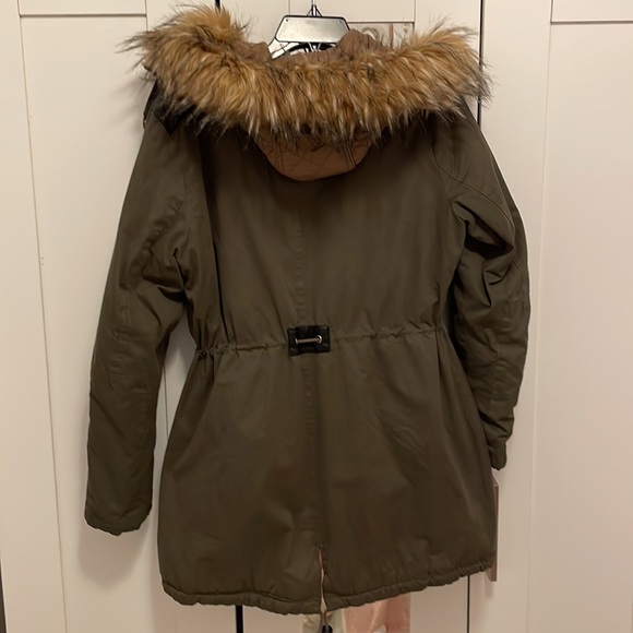 Guess anorak coat/jacket - Picture 3 of 7